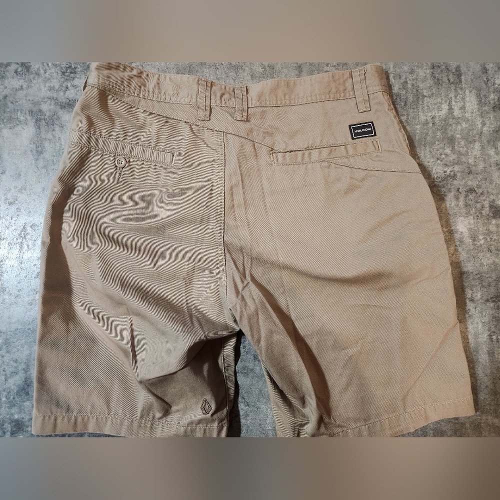Volcom shorts - Picture 5 of 7